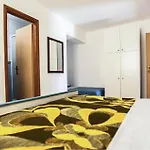 1 Bedroom In * לופאר